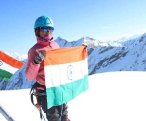 Savita Hoisted Tiranga On Everest