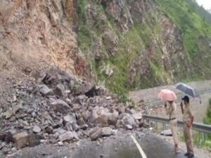 Heavy Landslide In Chardham Route