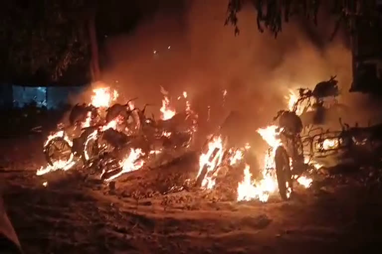 Huts Fire In Haridwar